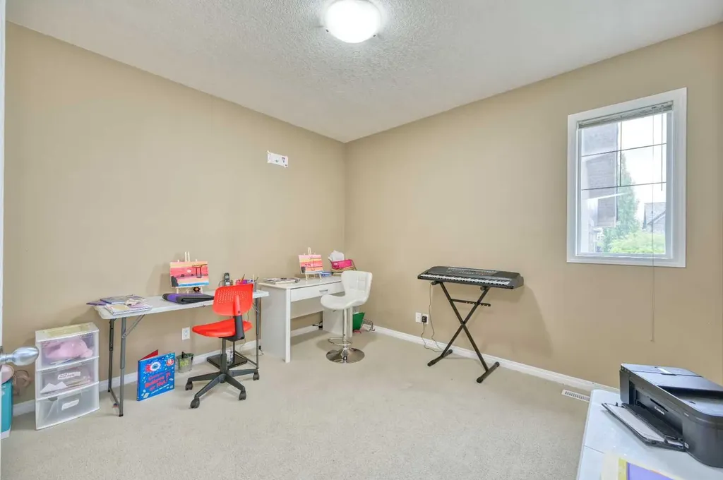 141 Royal Ridge Mount NW Calgary AB T3G 5Z2