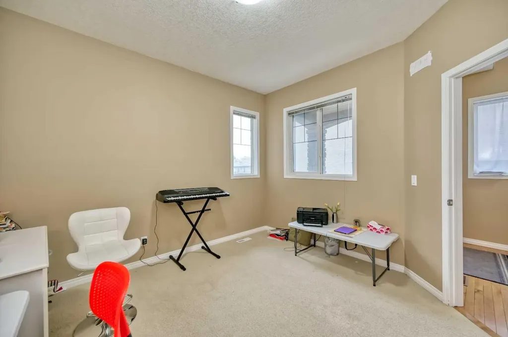 141 Royal Ridge Mount NW Calgary AB T3G 5Z2