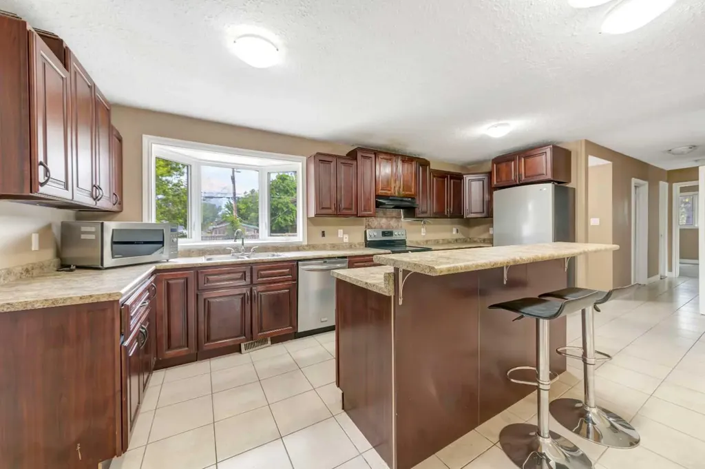 4616 45 Street Lloydminster SK S9V 0H5