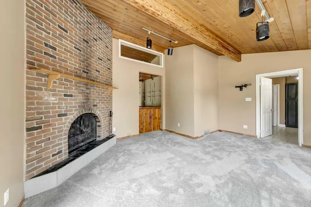 4616 45 Street Lloydminster SK S9V 0H5
