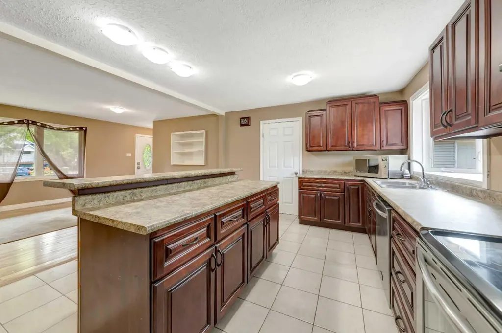 4616 45 Street Lloydminster SK S9V 0H5