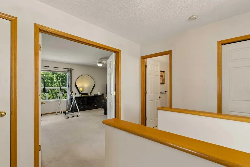 72 Douglas Glen Heights SE Calgary AB T2Z 3T5