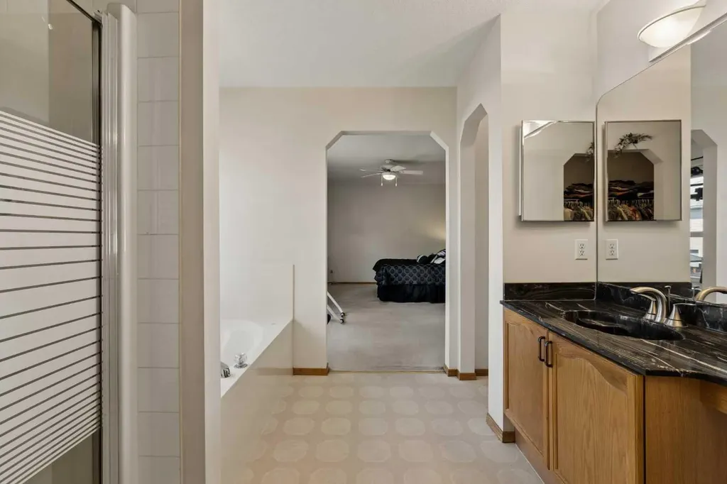 72 Douglas Glen Heights SE Calgary AB T2Z 3T5