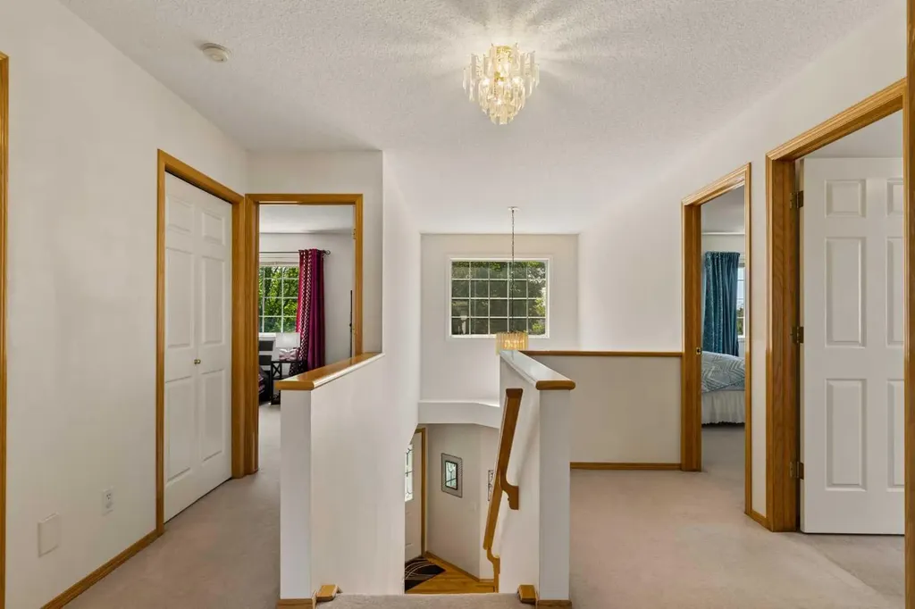 72 Douglas Glen Heights SE Calgary AB T2Z 3T5