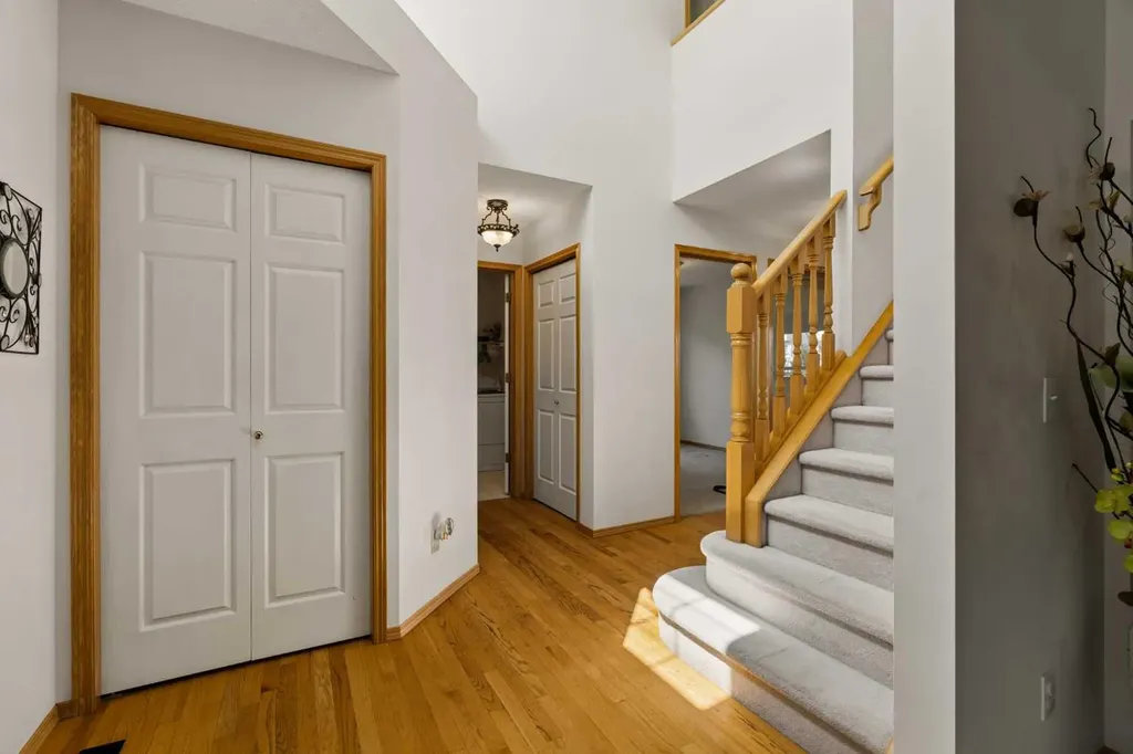 72 Douglas Glen Heights SE Calgary AB T2Z 3T5