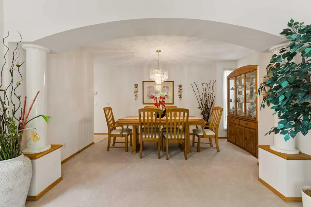 72 Douglas Glen Heights SE Calgary AB T2Z 3T5