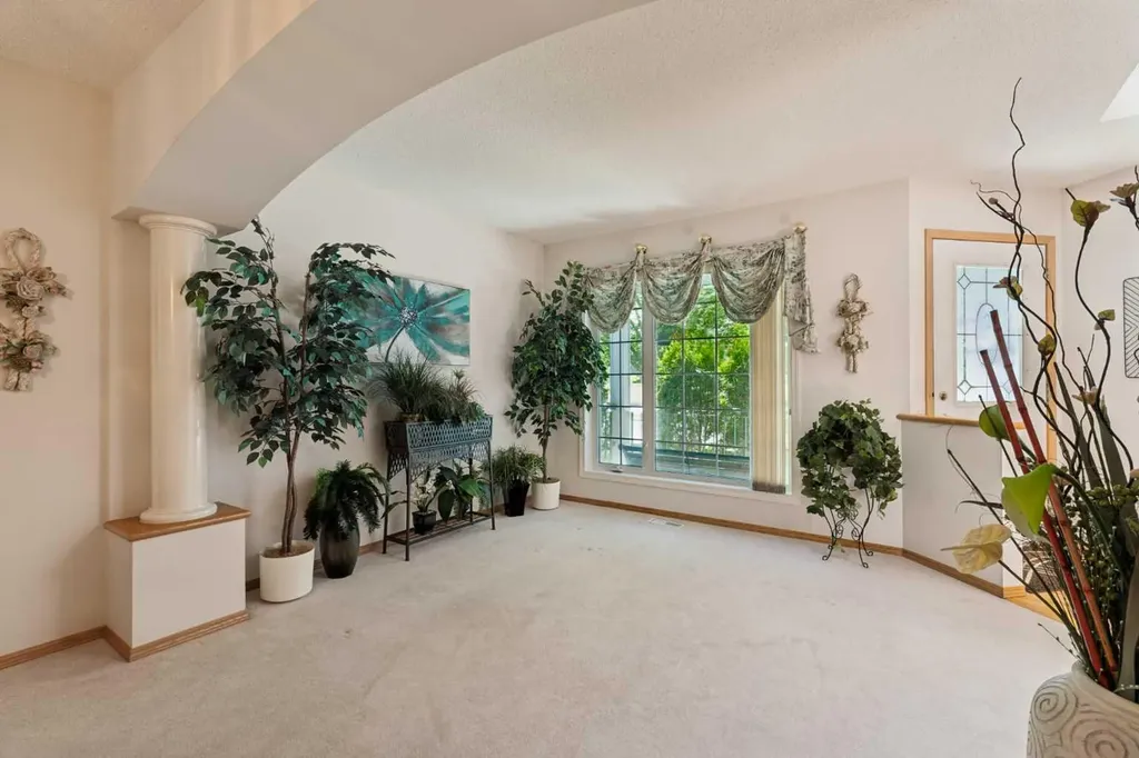 72 Douglas Glen Heights SE Calgary AB T2Z 3T5