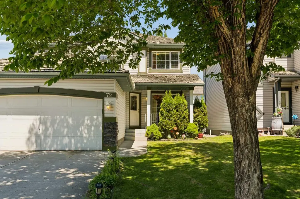 72 Douglas Glen Heights SE Calgary AB T2Z 3T5