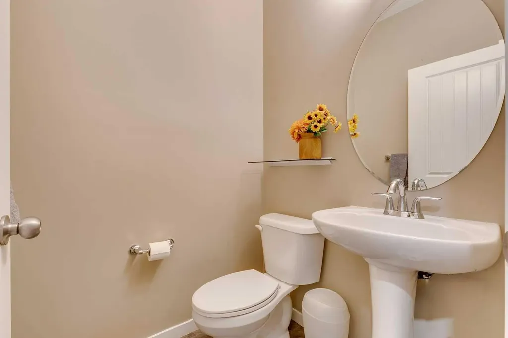29 Copperpond Parade SE Calgary AB T2Z 5A8