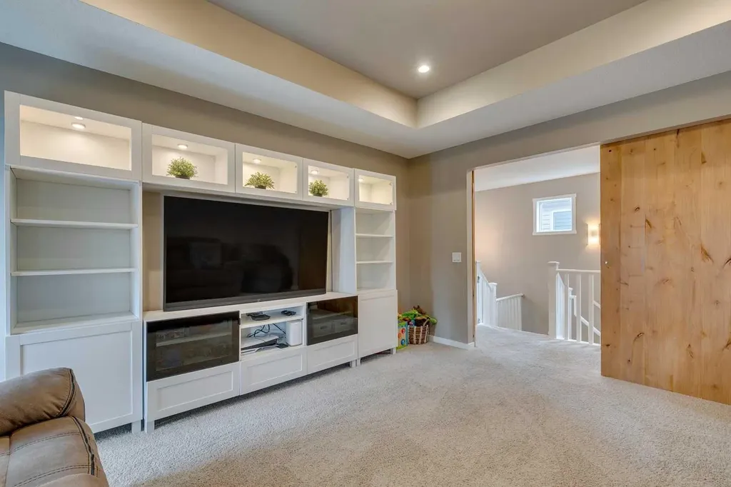 29 Copperpond Parade SE Calgary AB T2Z 5A8