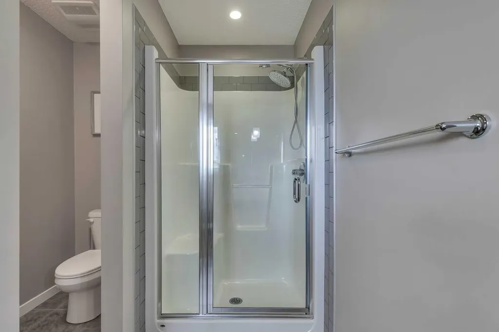 29 Copperpond Parade SE Calgary AB T2Z 5A8