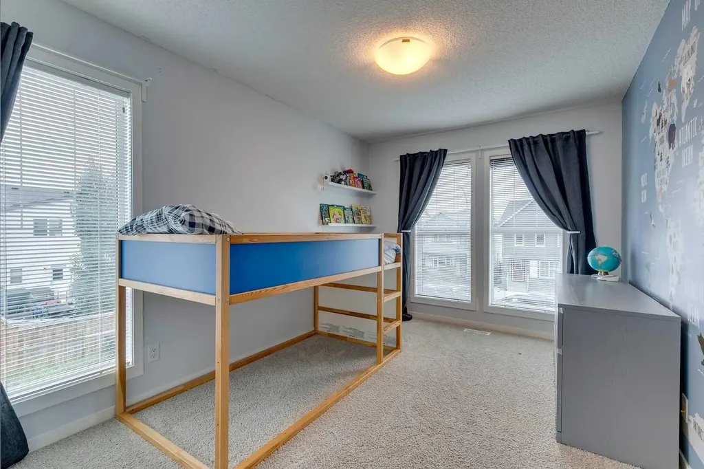 29 Copperpond Parade SE Calgary AB T2Z 5A8