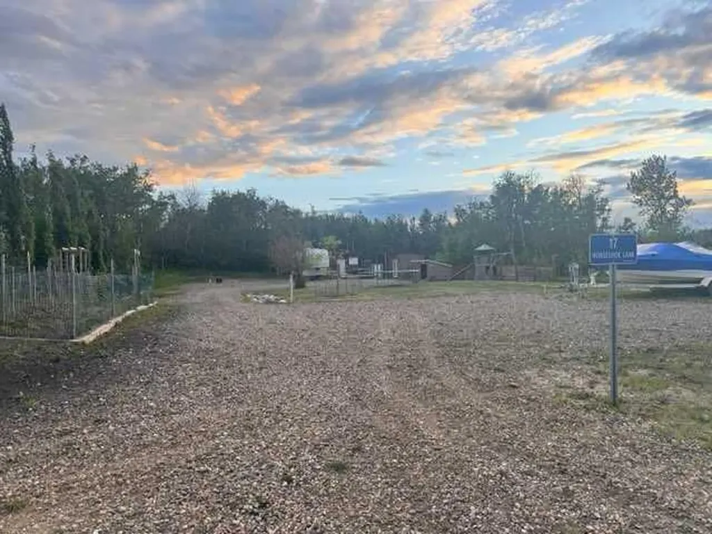 17 Horse Shoe Lane White Sands AB T0C 3B0