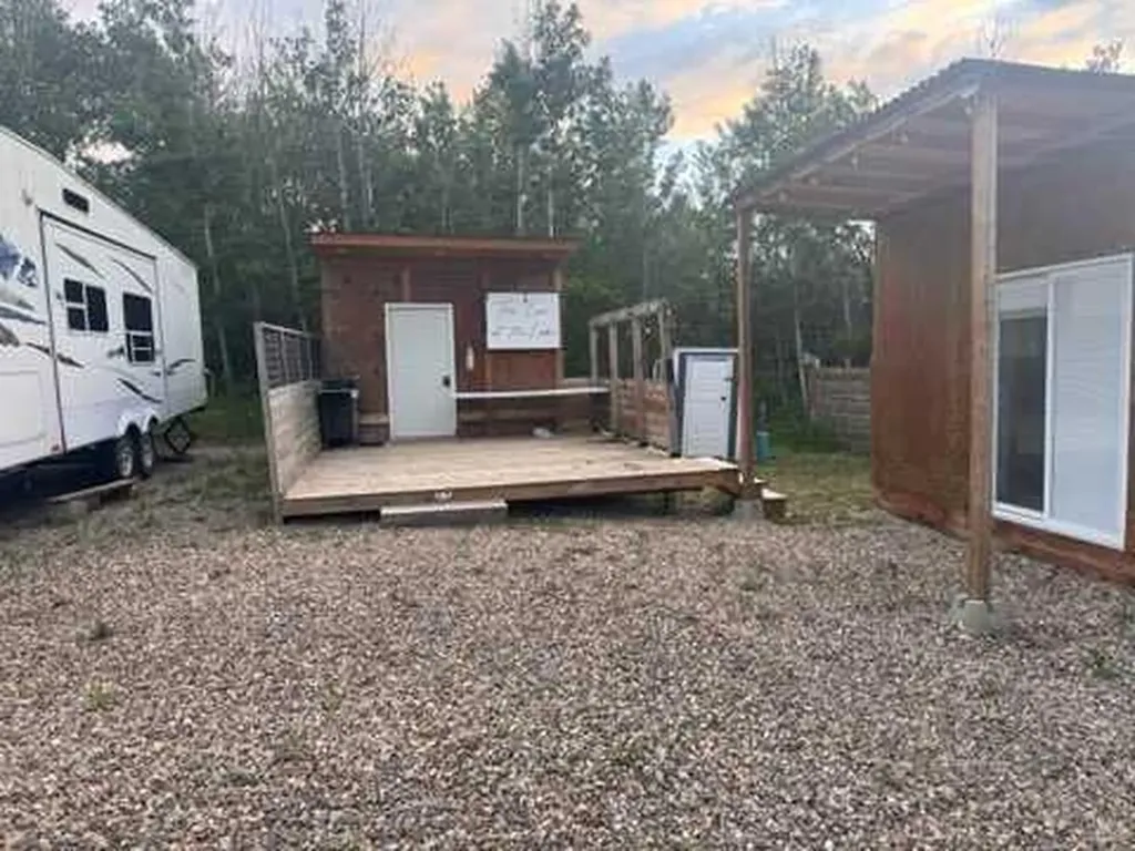 17 Horse Shoe Lane White Sands AB T0C 3B0