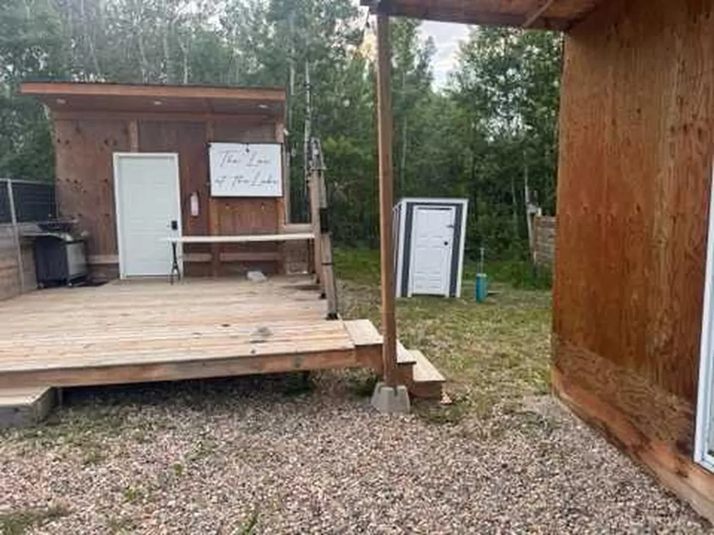 17 Horse Shoe Lane White Sands AB T0C 3B0