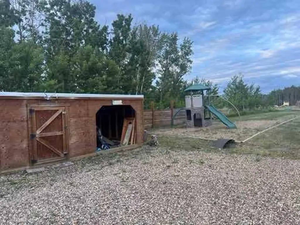 17 Horse Shoe Lane White Sands AB T0C 3B0