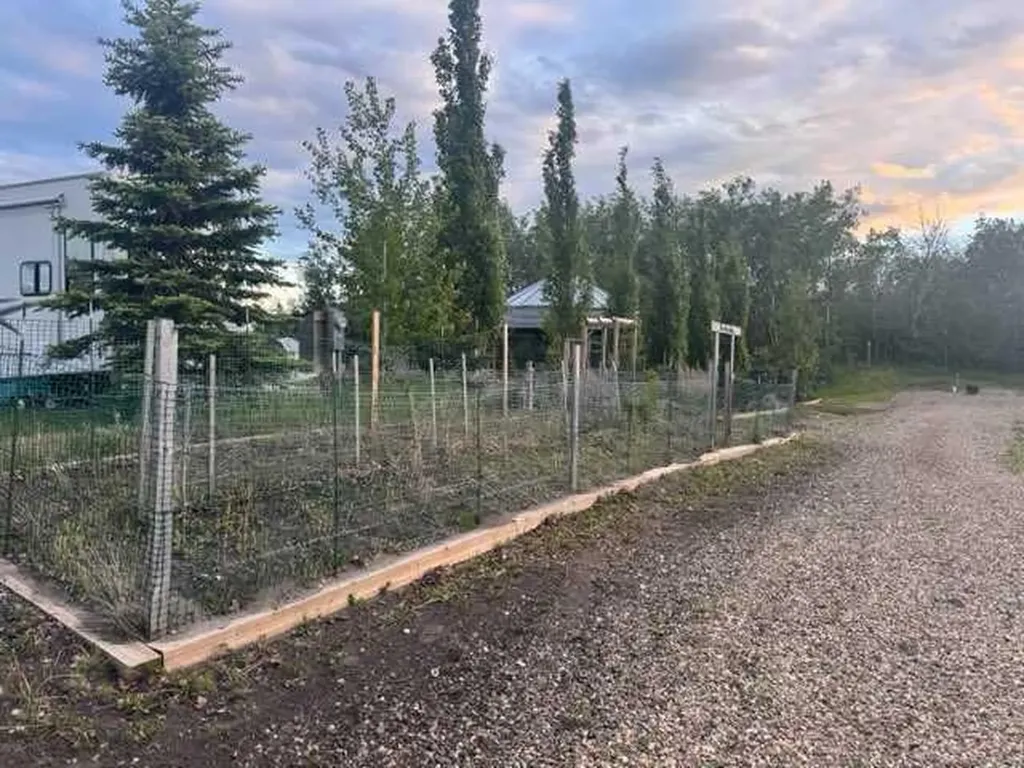17 Horse Shoe Lane White Sands AB T0C 3B0