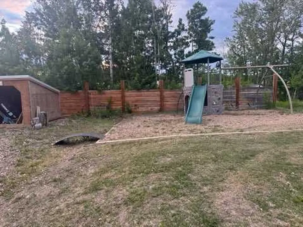 17 Horse Shoe Lane White Sands AB T0C 3B0