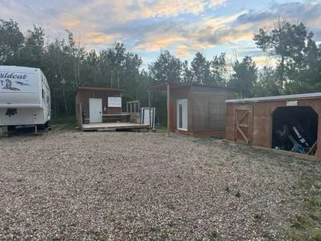 17 Horse Shoe Lane White Sands AB T0C 3B0