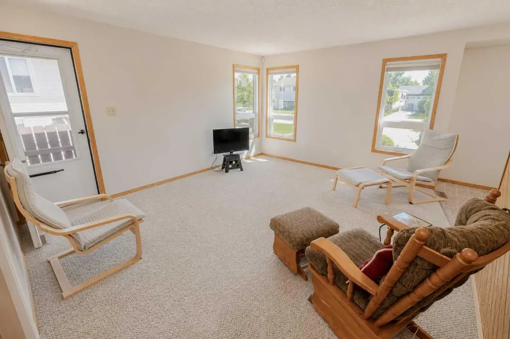 6910 99a Street Grande Prairie AB T8V5G4