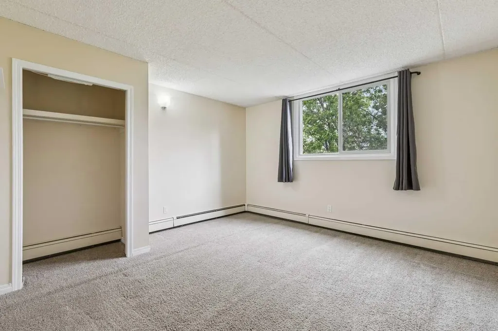 128 15 Avenue SW Calgary AB T2R0P5