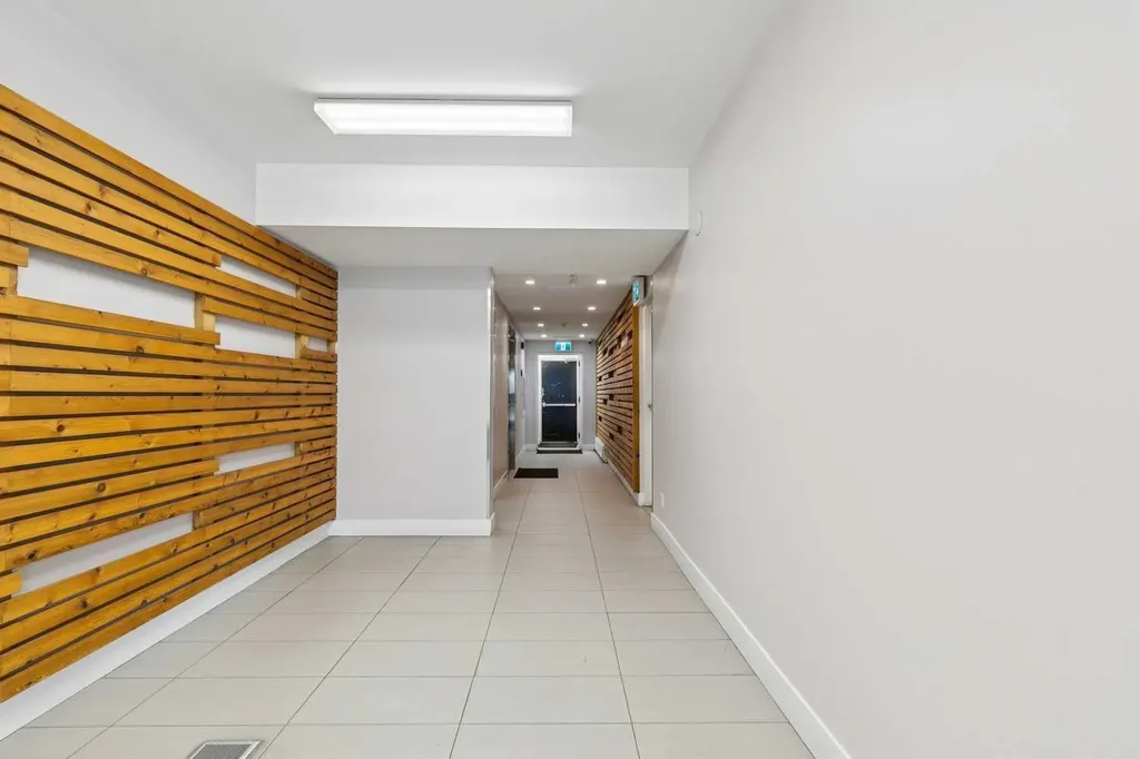 128 15 Avenue SW Calgary AB T2R0P5