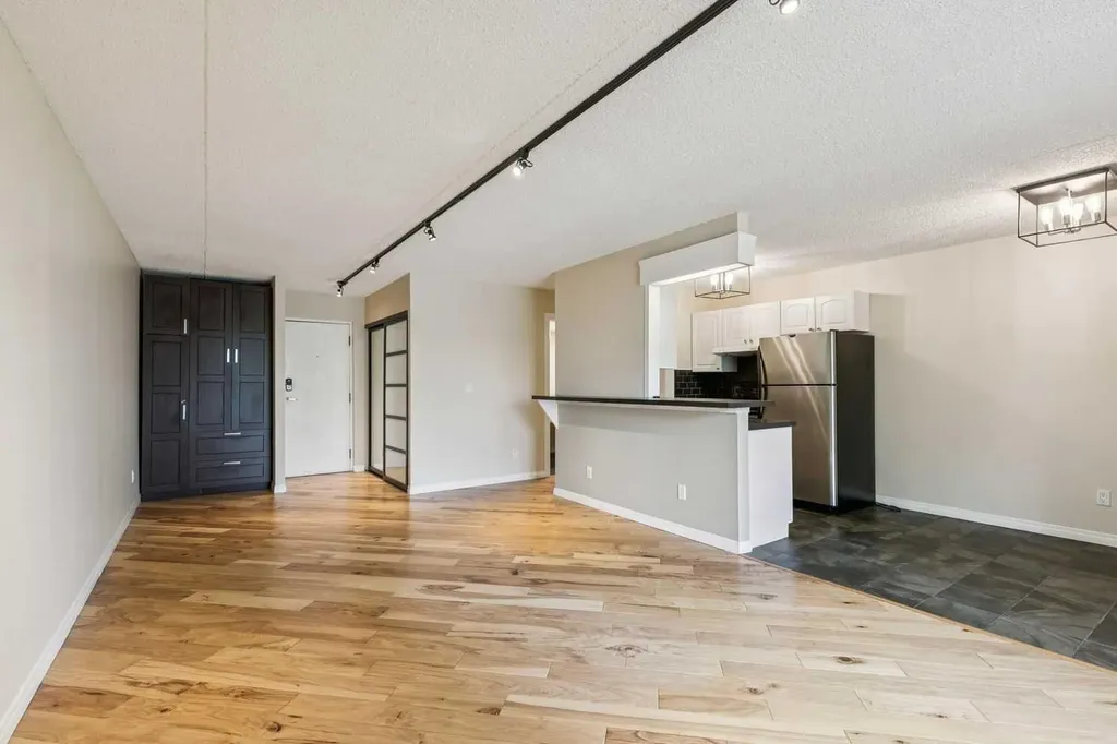 128 15 Avenue SW Calgary AB T2R0P5