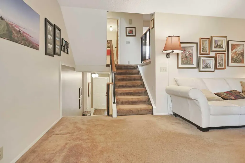 1190 Ranchview Road NW Calgary AB T3G 1Y2