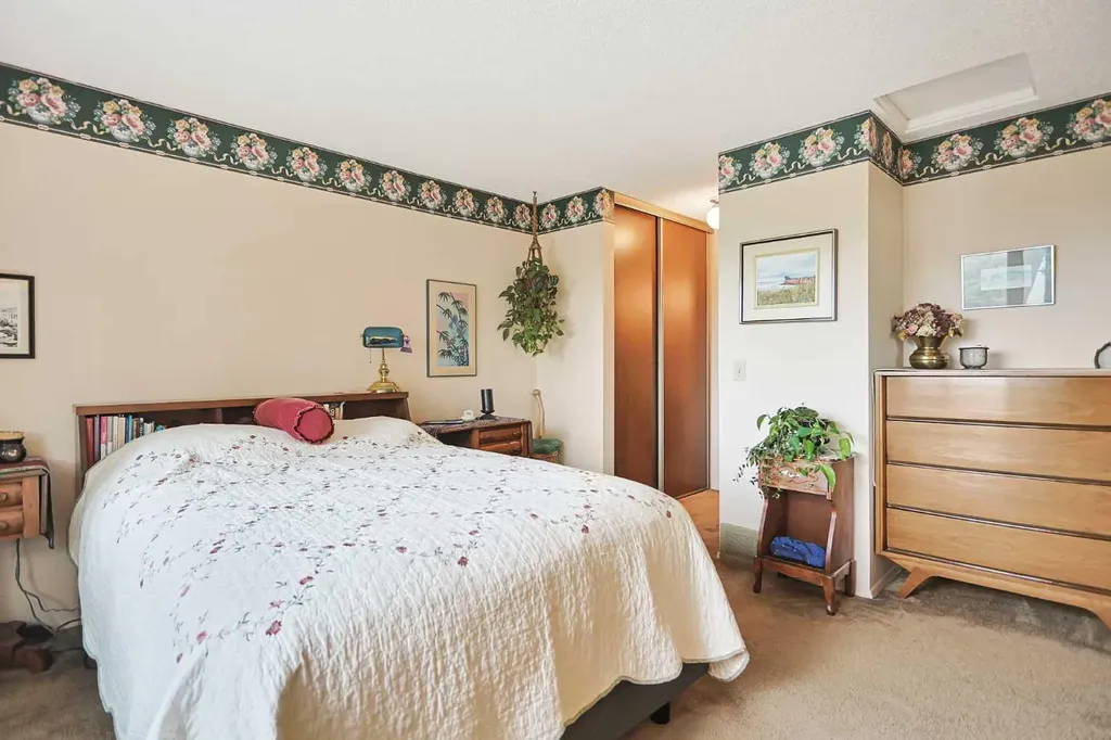 1190 Ranchview Road NW Calgary AB T3G 1Y2