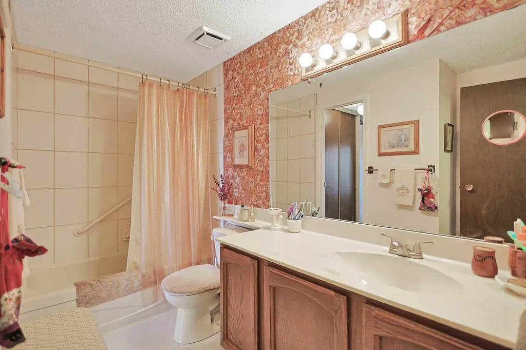 1190 Ranchview Road NW Calgary AB T3G 1Y2