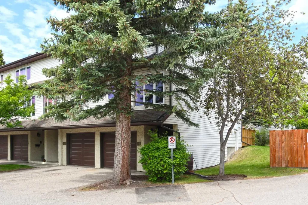 1190 Ranchview Road NW Calgary AB T3G 1Y2