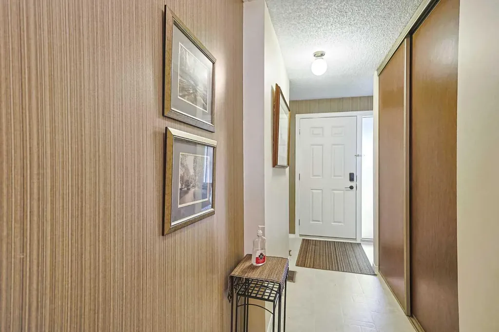 1190 Ranchview Road NW Calgary AB T3G 1Y2