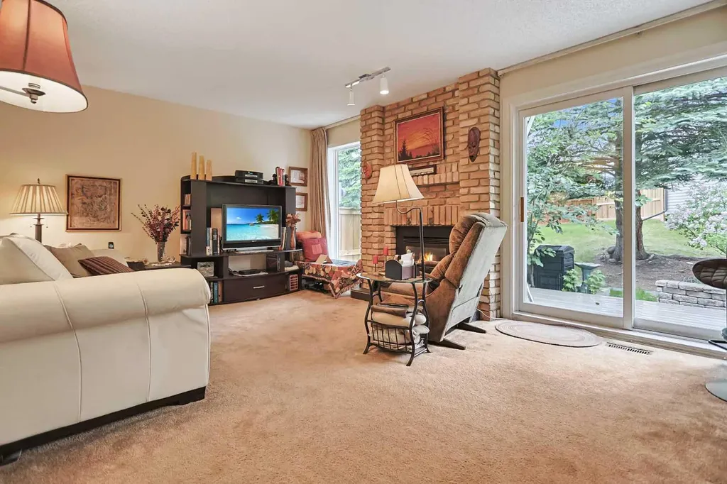 1190 Ranchview Road NW Calgary AB T3G 1Y2