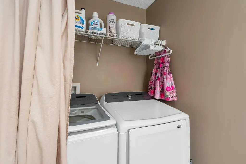 2067 Luxstone Boulevard SW Airdrie AB T4B 0J8