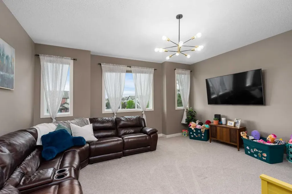 2067 Luxstone Boulevard SW Airdrie AB T4B 0J8