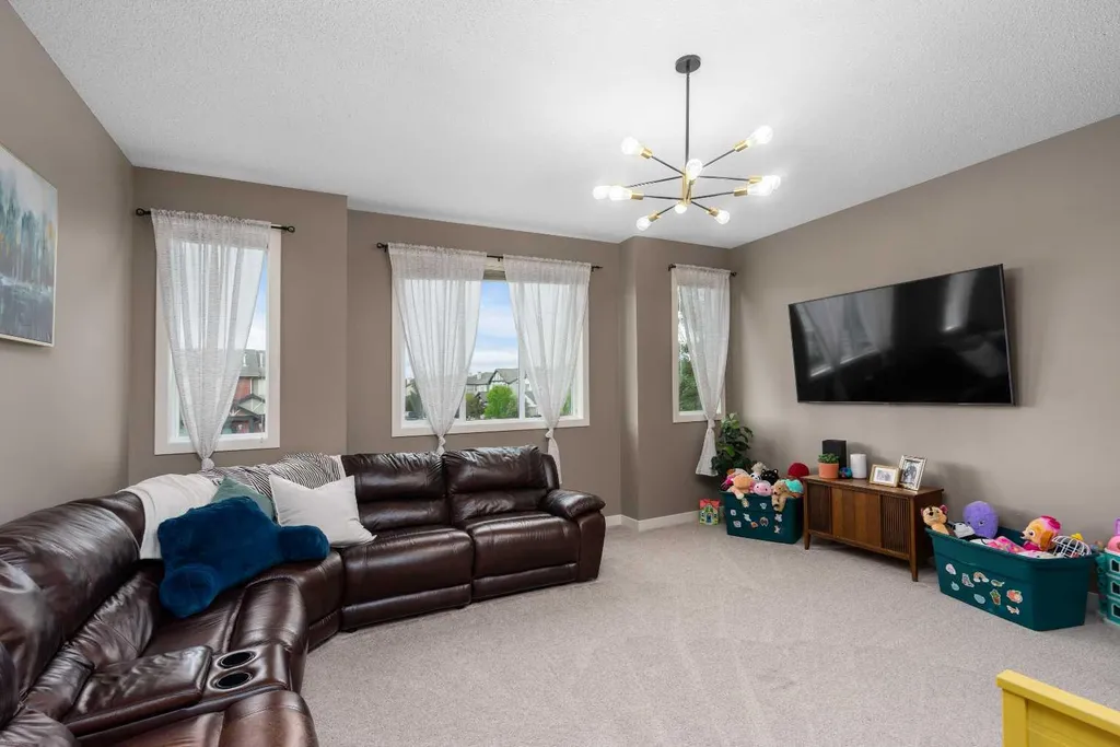 2067 Luxstone Boulevard SW Airdrie AB T4B 0J8