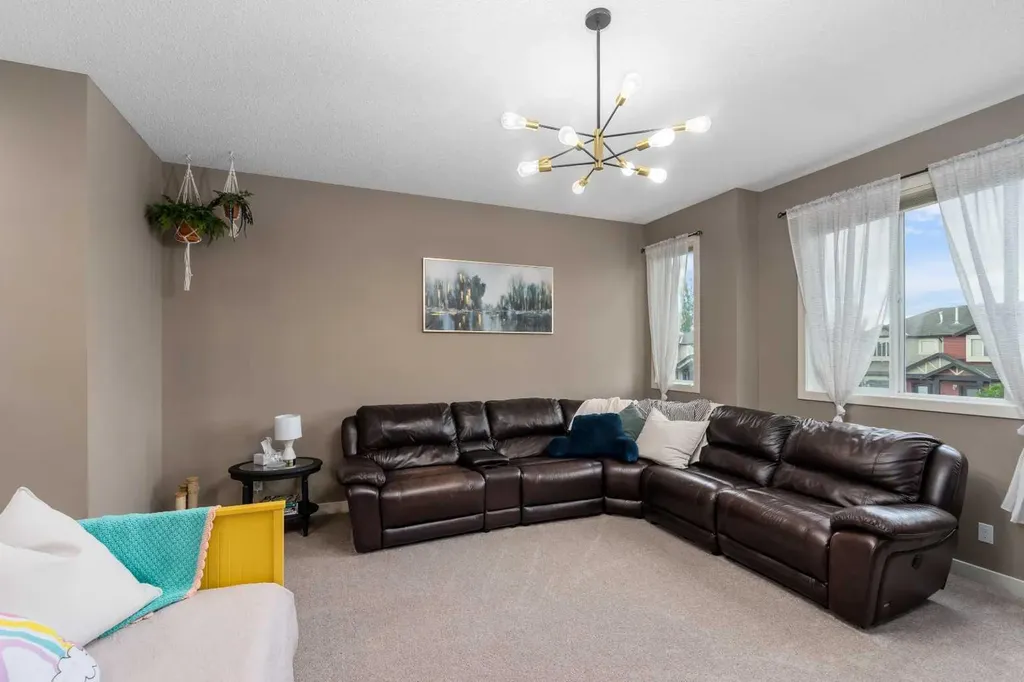 2067 Luxstone Boulevard SW Airdrie AB T4B 0J8