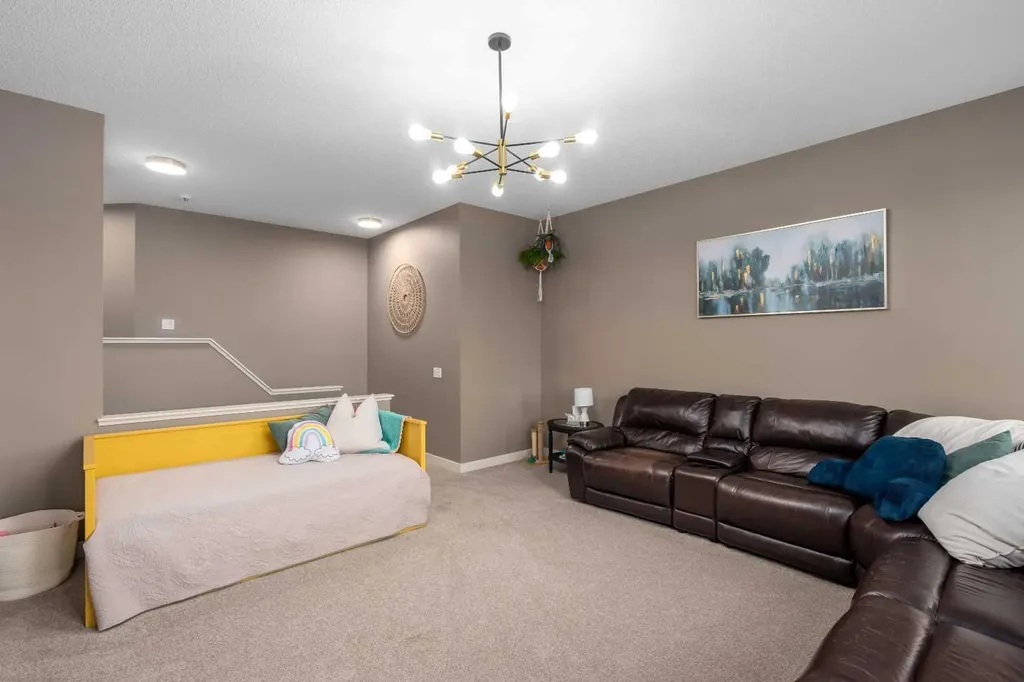 2067 Luxstone Boulevard SW Airdrie AB T4B 0J8