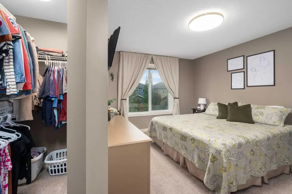 2067 Luxstone Boulevard SW Airdrie AB T4B 0J8