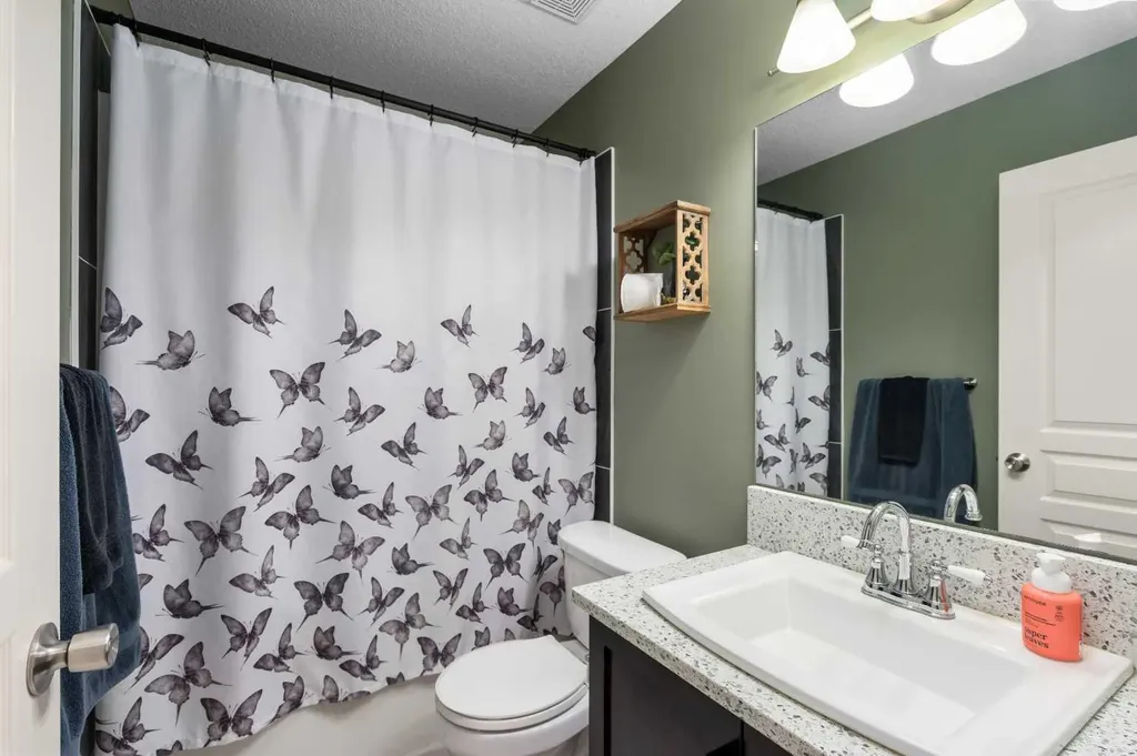 2067 Luxstone Boulevard SW Airdrie AB T4B 0J8