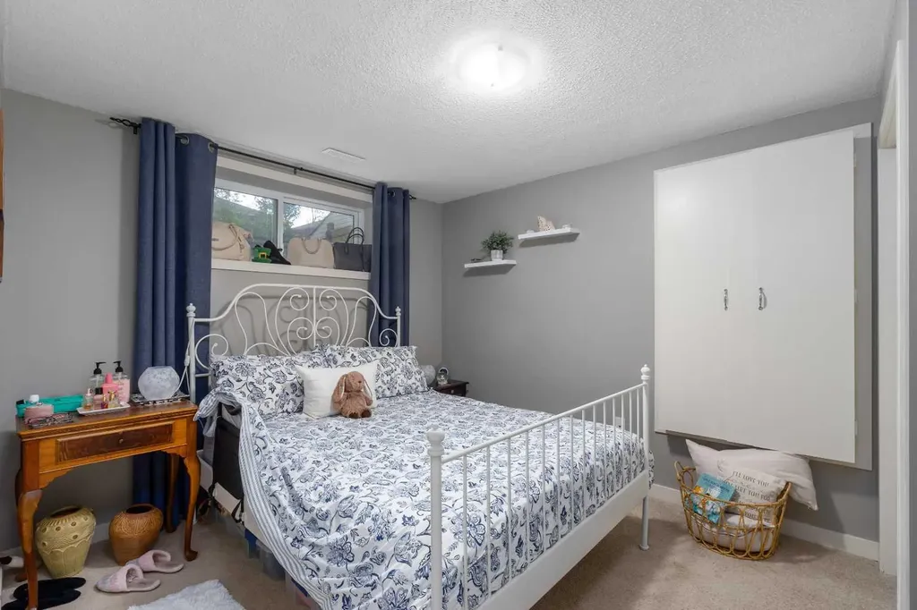 2067 Luxstone Boulevard SW Airdrie AB T4B 0J8