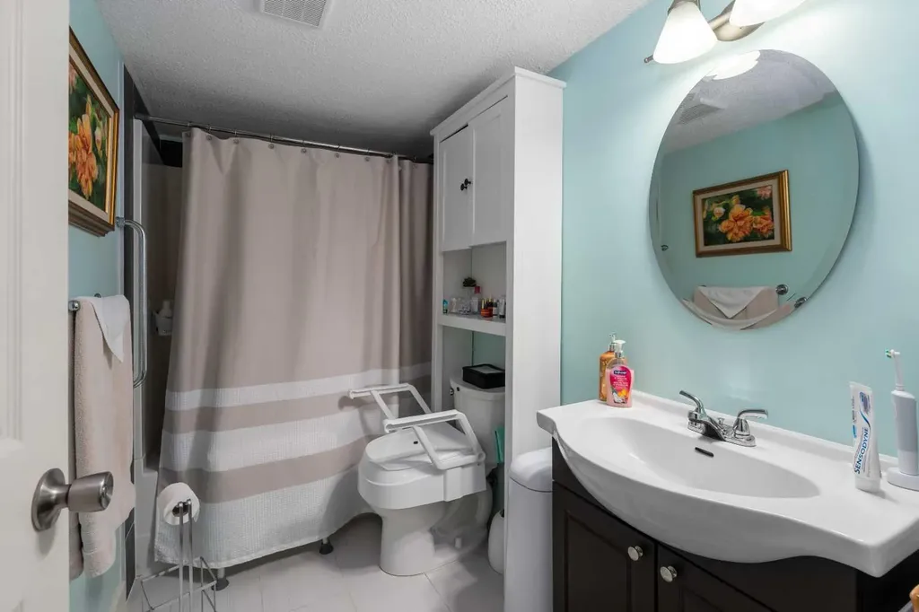 2067 Luxstone Boulevard SW Airdrie AB T4B 0J8