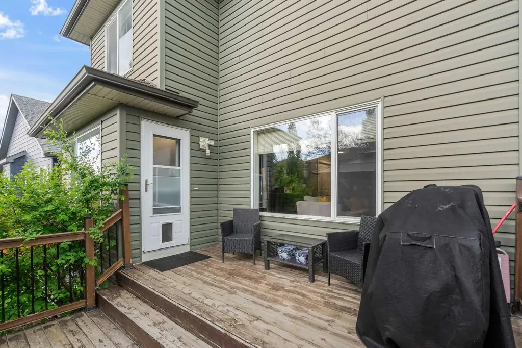 2067 Luxstone Boulevard SW Airdrie AB T4B 0J8