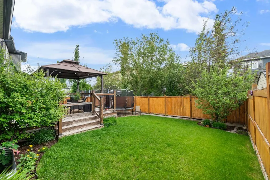 2067 Luxstone Boulevard SW Airdrie AB T4B 0J8