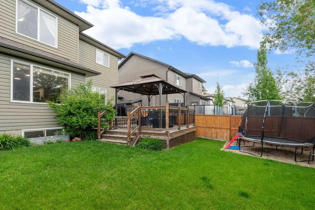 2067 Luxstone Boulevard SW Airdrie AB T4B 0J8