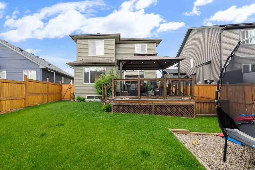 2067 Luxstone Boulevard SW Airdrie AB T4B 0J8