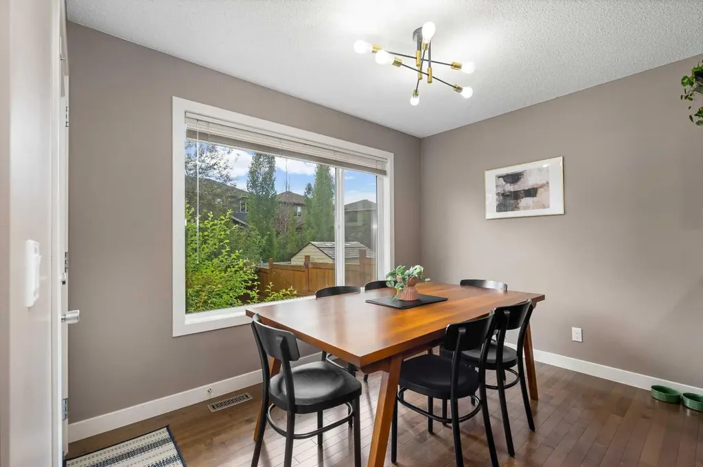 2067 Luxstone Boulevard SW Airdrie AB T4B 0J8