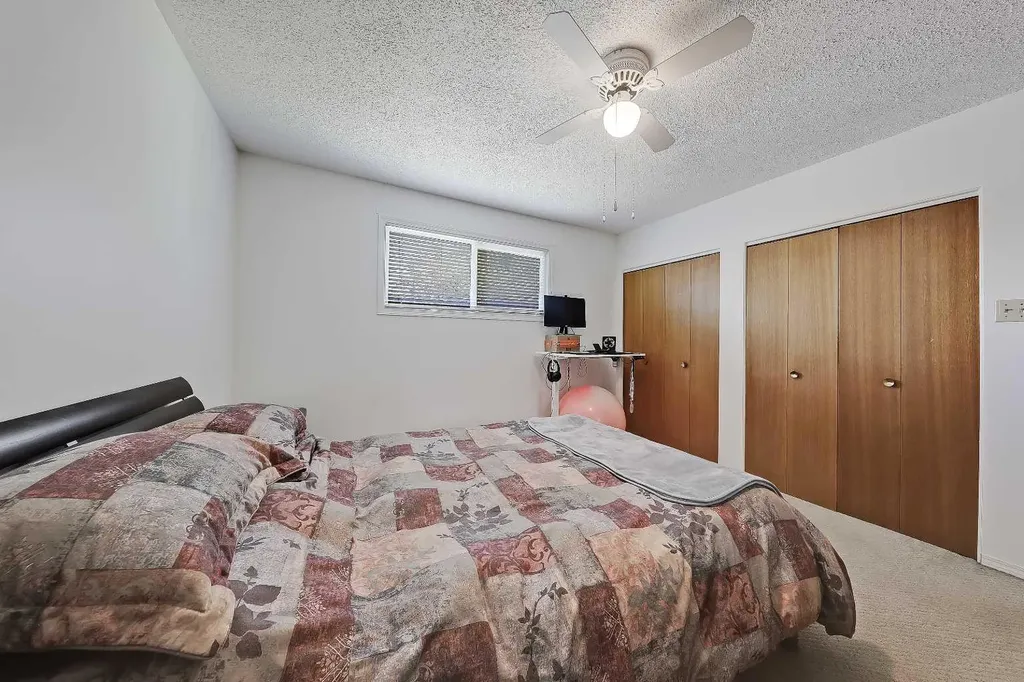 4315 Charleswood Drive NW Calgary AB T2L 2E3