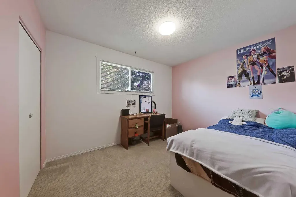 4315 Charleswood Drive NW Calgary AB T2L 2E3