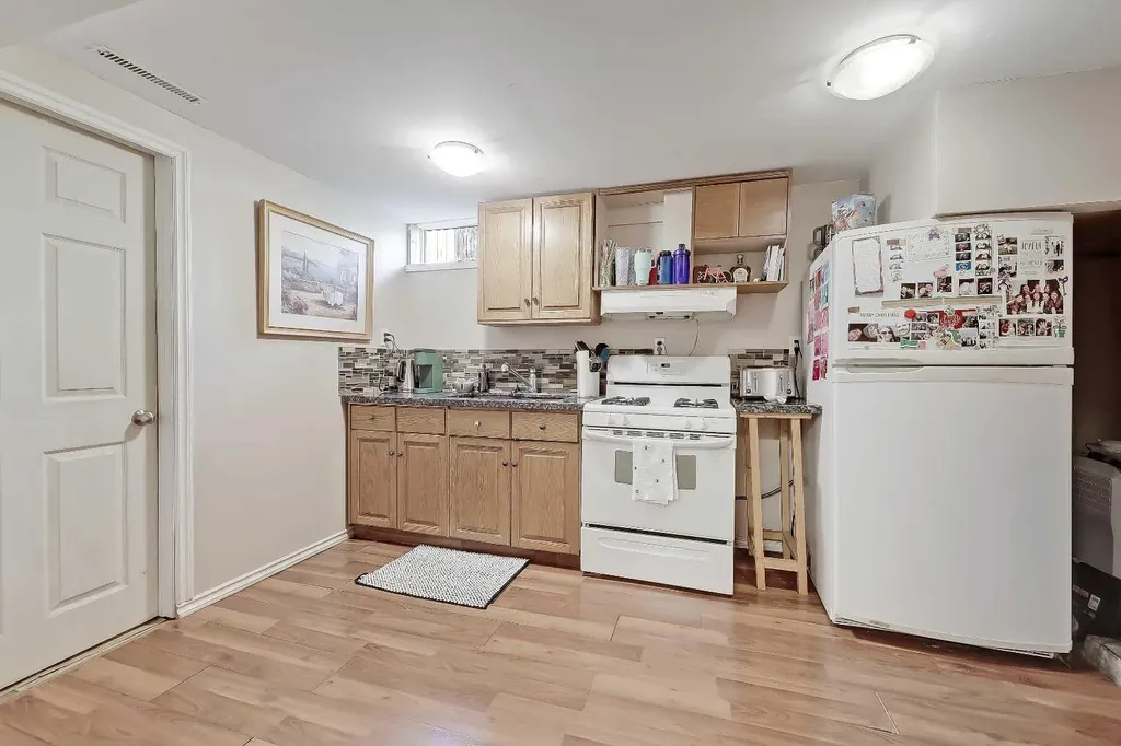 4315 Charleswood Drive NW Calgary AB T2L 2E3